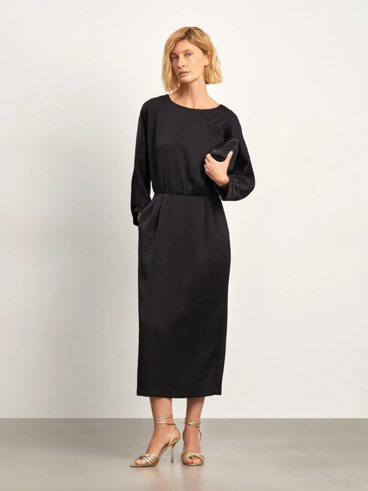 Платье-футляр с вырезом на спине ,
80% полиэстер, 20% вискоза ,