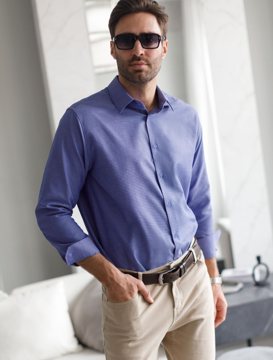 Ст.цена 1990р Рубашка мужская с контрастными внутренними элементами из фактурного хлопка с ПЭ U29.000 т.синий