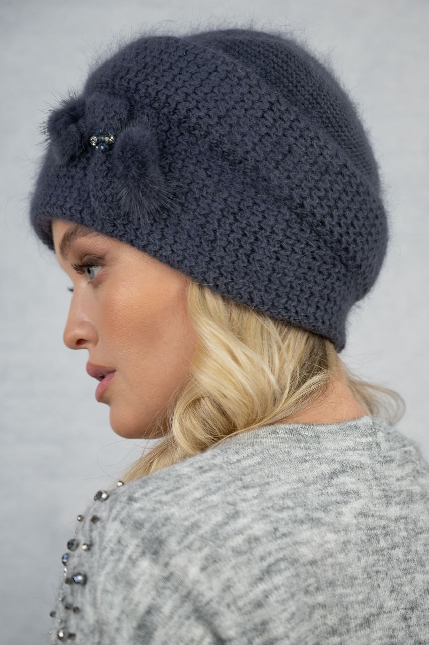 Женская шапка из ангоры с кашпеном