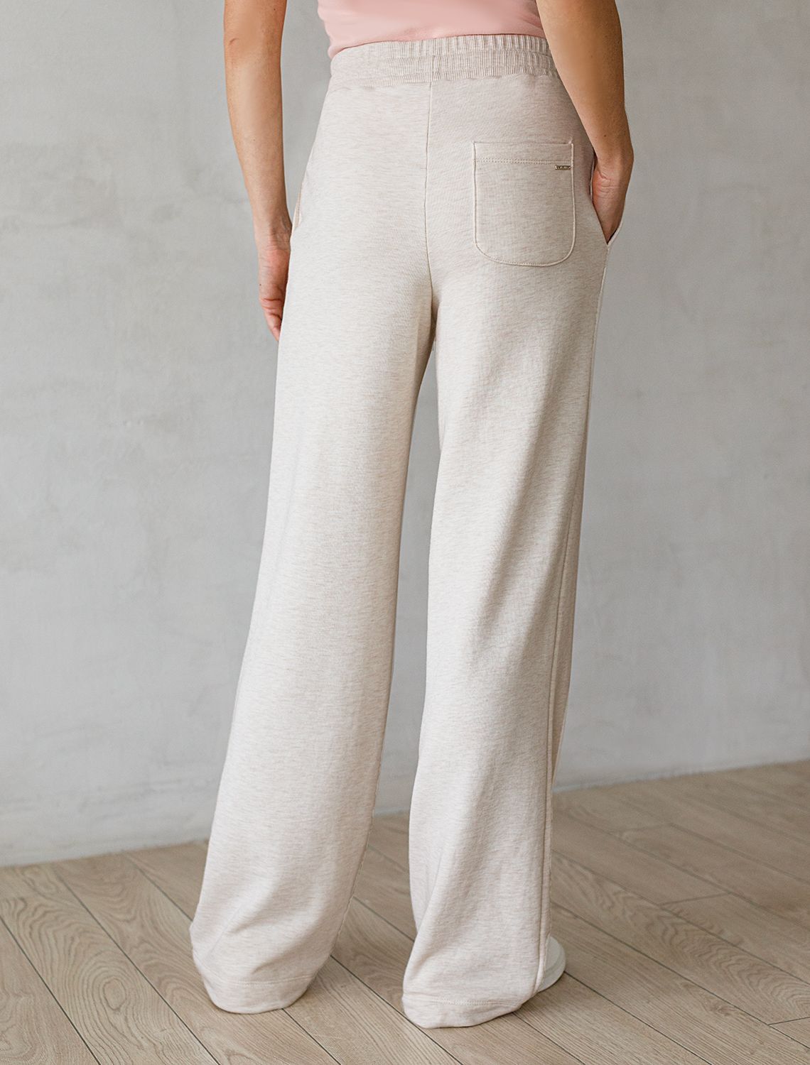 Прямые брюки из петельчатого футера-трехнитки D44.089 бежевый меланж