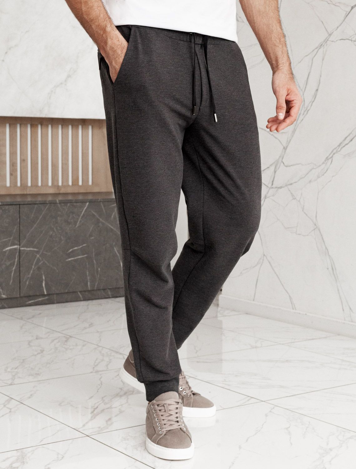 Брюки из тонкого футера с карманом на молнии