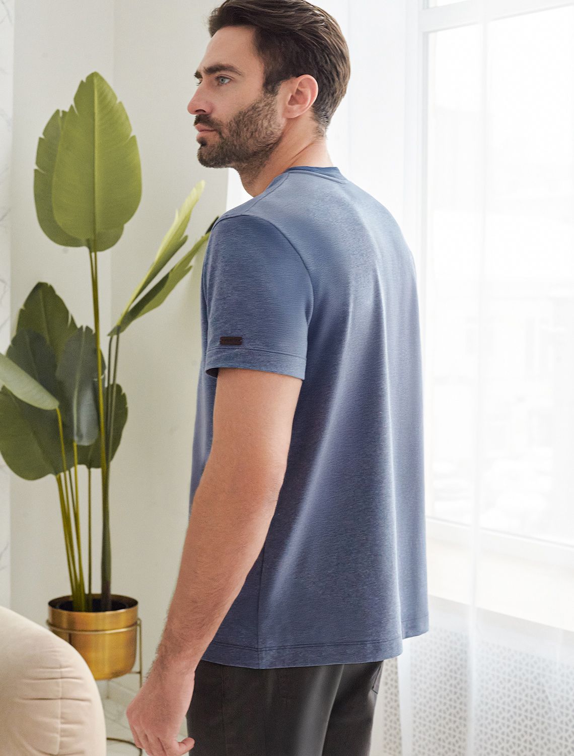 Базовая футболка с вышивкой U49.041 св.синий меланж