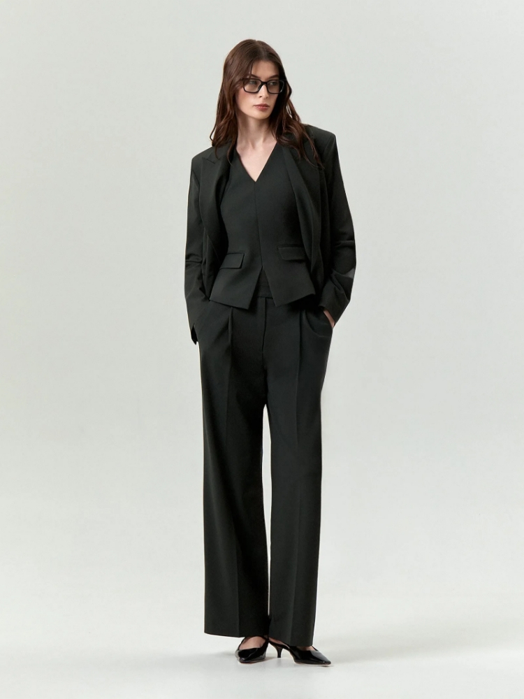 Брюки широкого кроя из вискозы и шерсти ,
58% полиэстер, 21% шерсть, 18% вискоза, 3% эластан ,