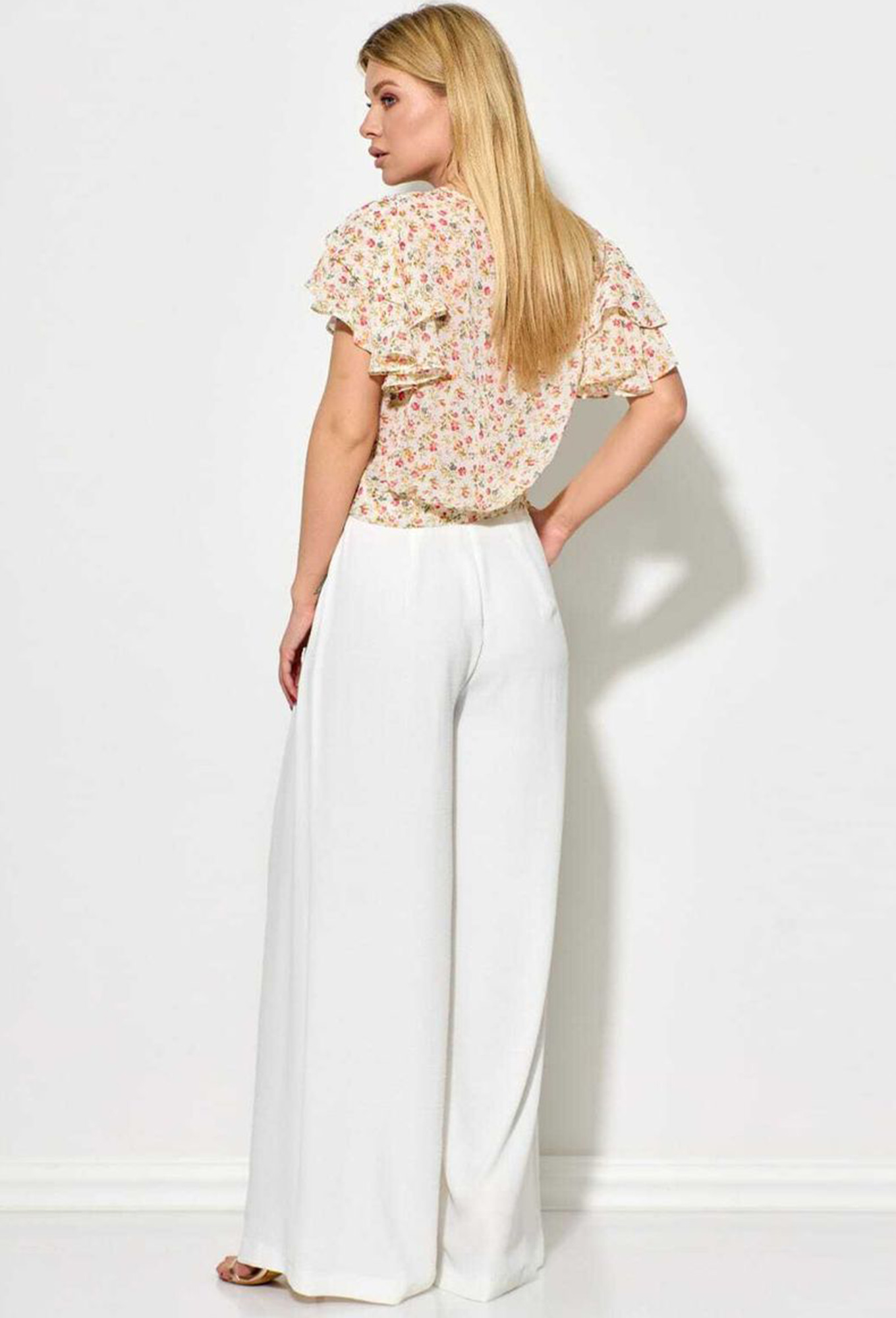 Комплект Viola Style 20637 молочно-красные цветы