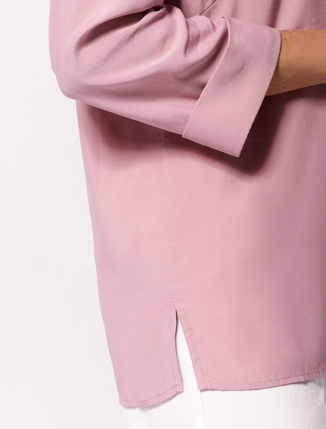 Ст.цена 2190р Летящая блузка из премиальной вискозы и лиоцелла D29.233 пепел розы