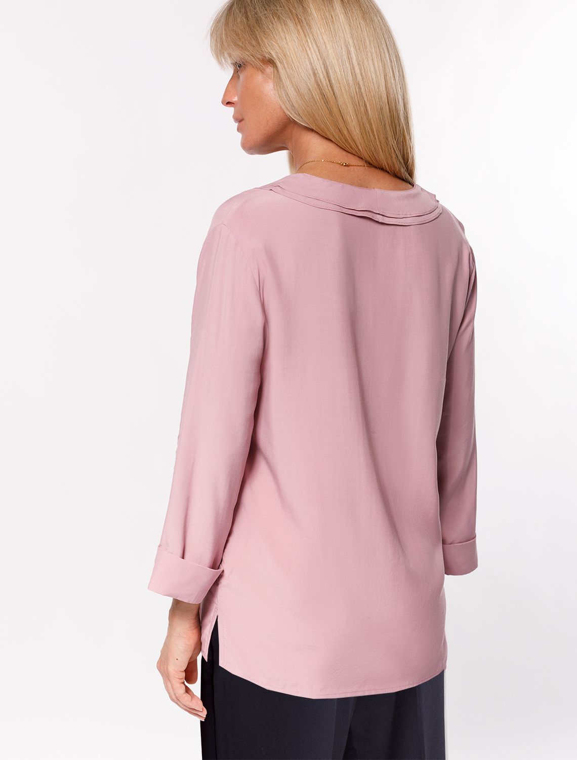 Ст.цена 2190р Летящая блузка из премиальной вискозы и лиоцелла D29.233 пепел розы