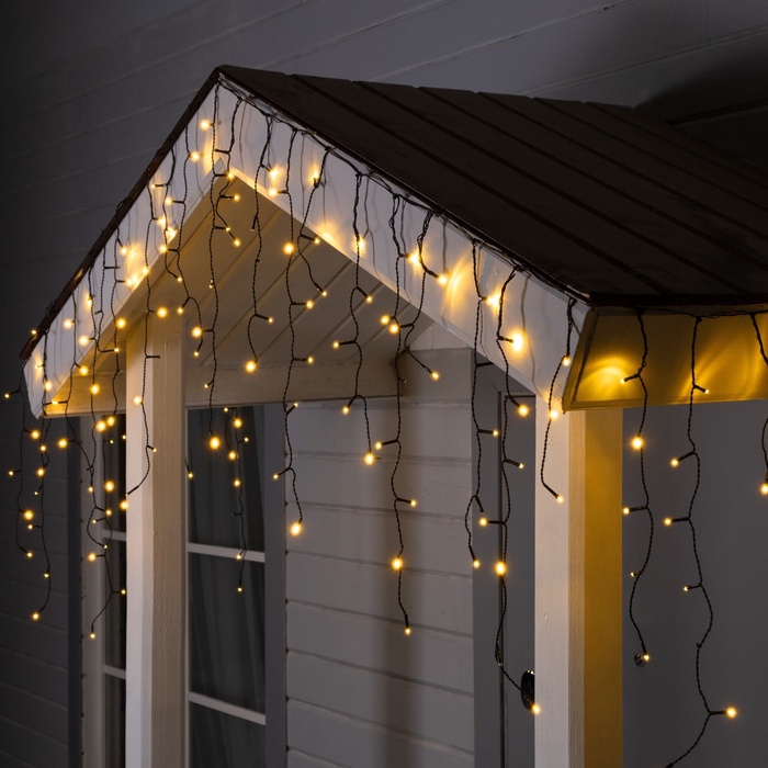 УЦЕНКА Гирлянда «Бахрома», 3×0.6 м, IP44, УМС, 100 LED, 24 В, мерцание, тёмная нить, свечение тёплое белое