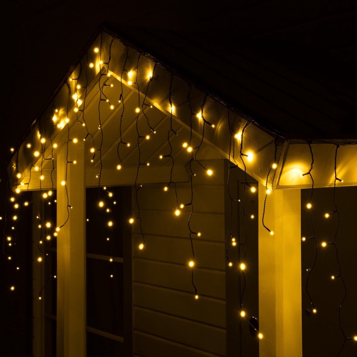 УЦЕНКА Гирлянда «Бахрома», 3×0.6 м, IP44, УМС, 100 LED, 24 В, мерцание, тёмная нить, свечение тёплое белое
