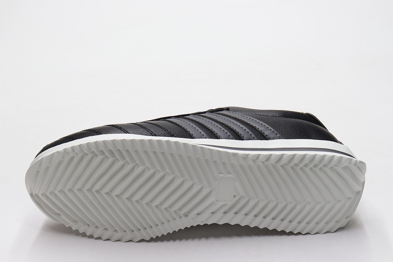 Цена была 790р.Кроссовки (41-46)р. / шт. 289/9