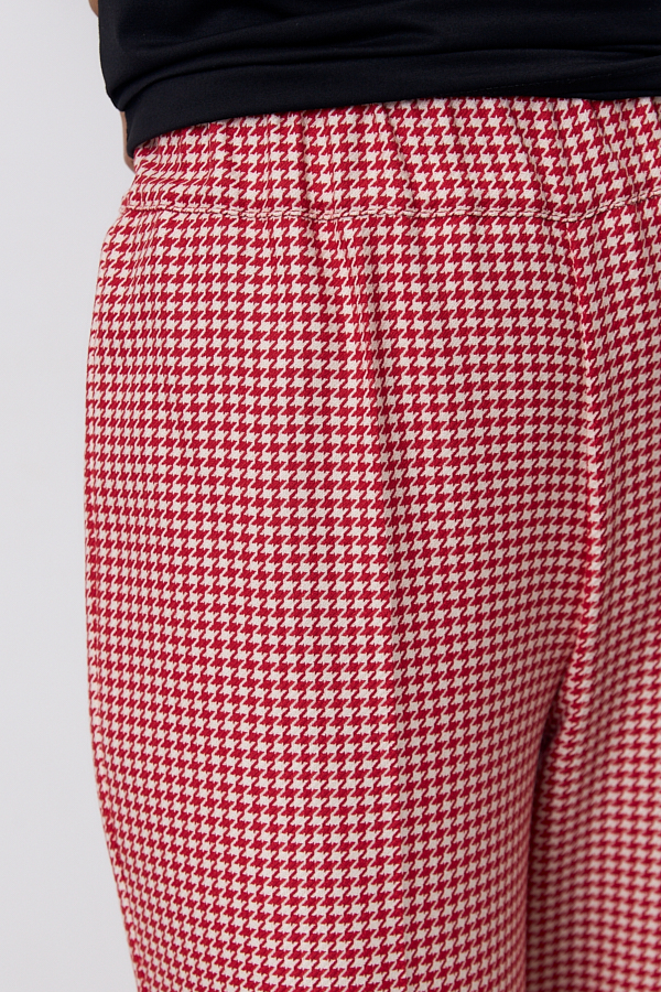 Ст.цена 2990р 70019 Брюки. Уцененный товар красный