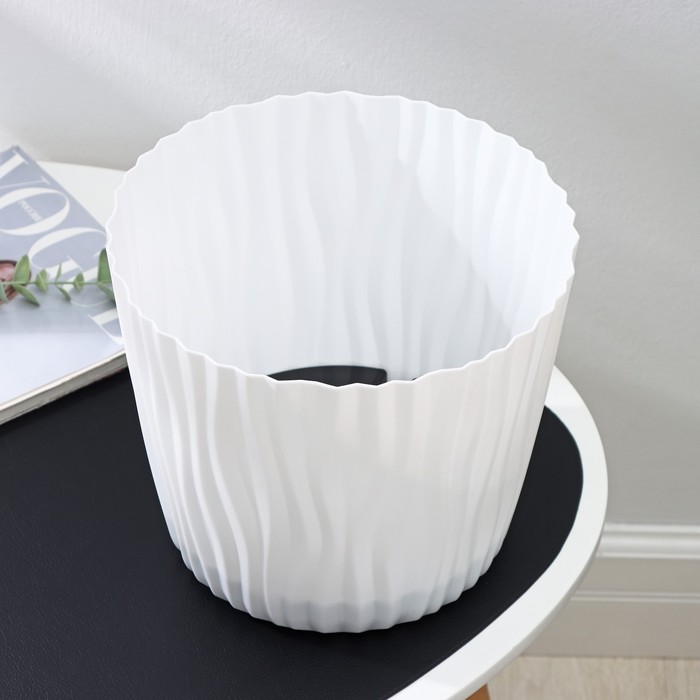 Кашпо для цветов со вставкой «Волна», 8 л, d=25 см, h=21.5 см, белый