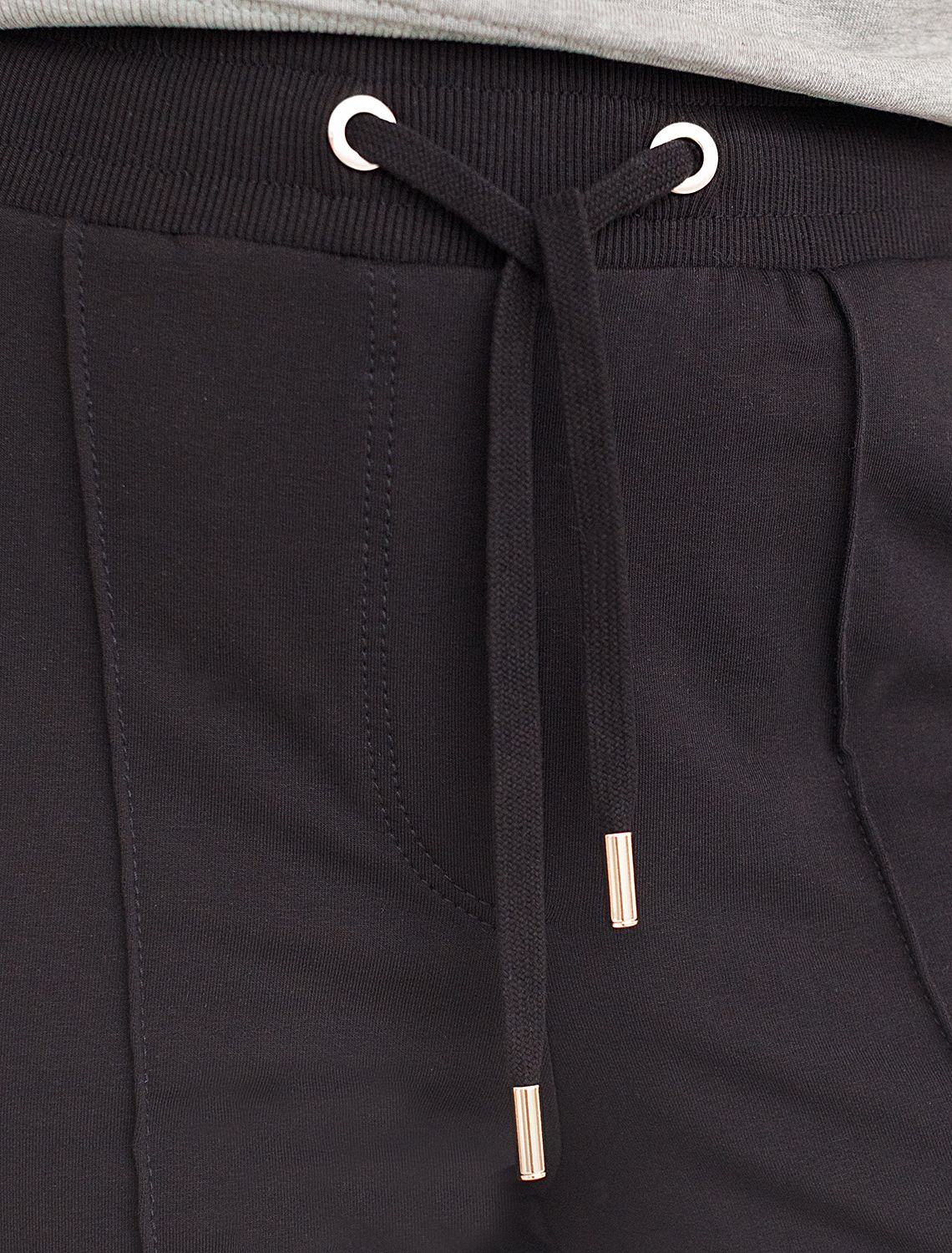 Брюки из эластичного футера D44.143 черный