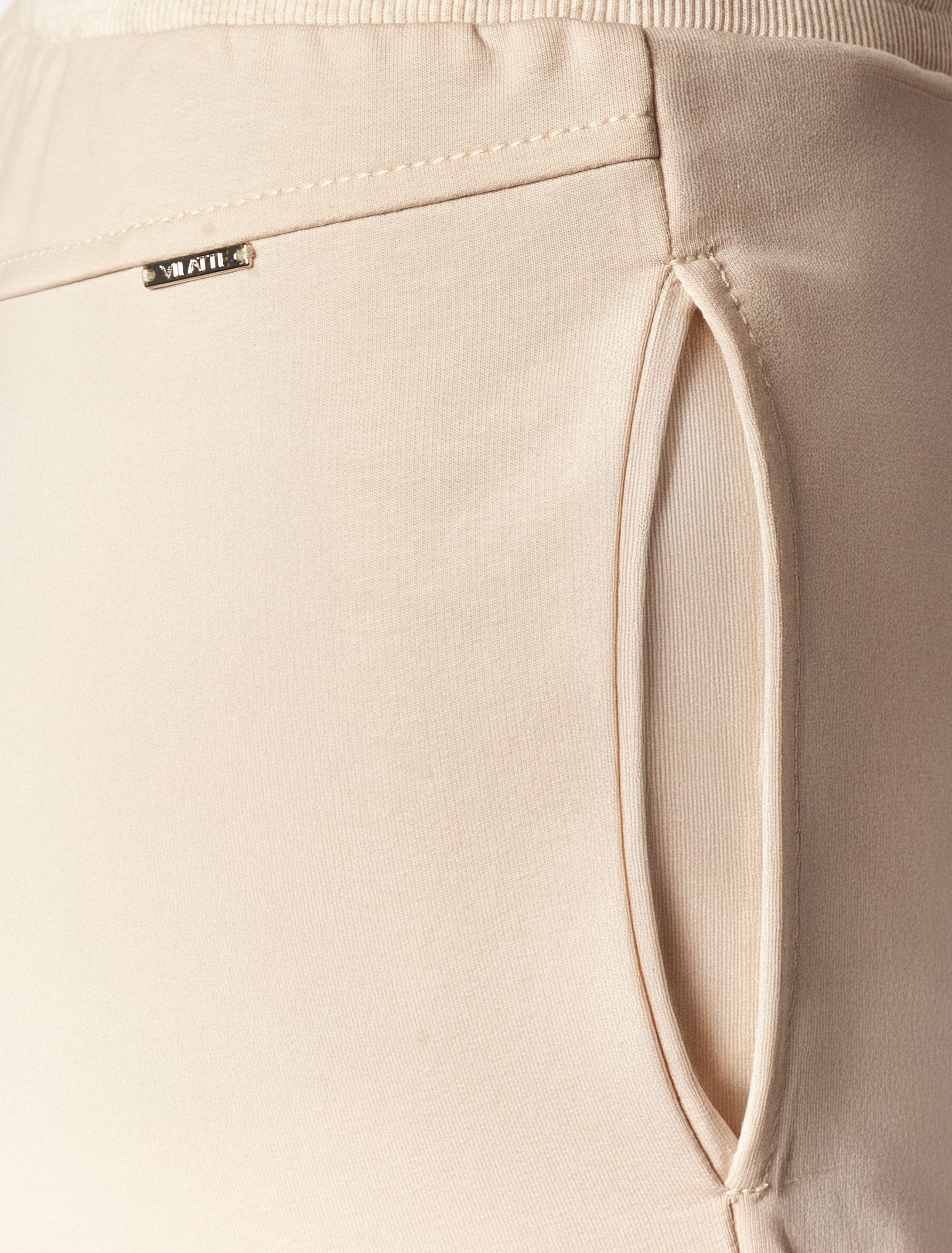 Брюки из эластичного футера D44.143 бежевый
