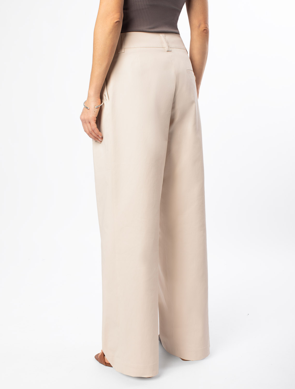 Брюки-палаццо из хлопка с защипами D24.268 светло-бежевый