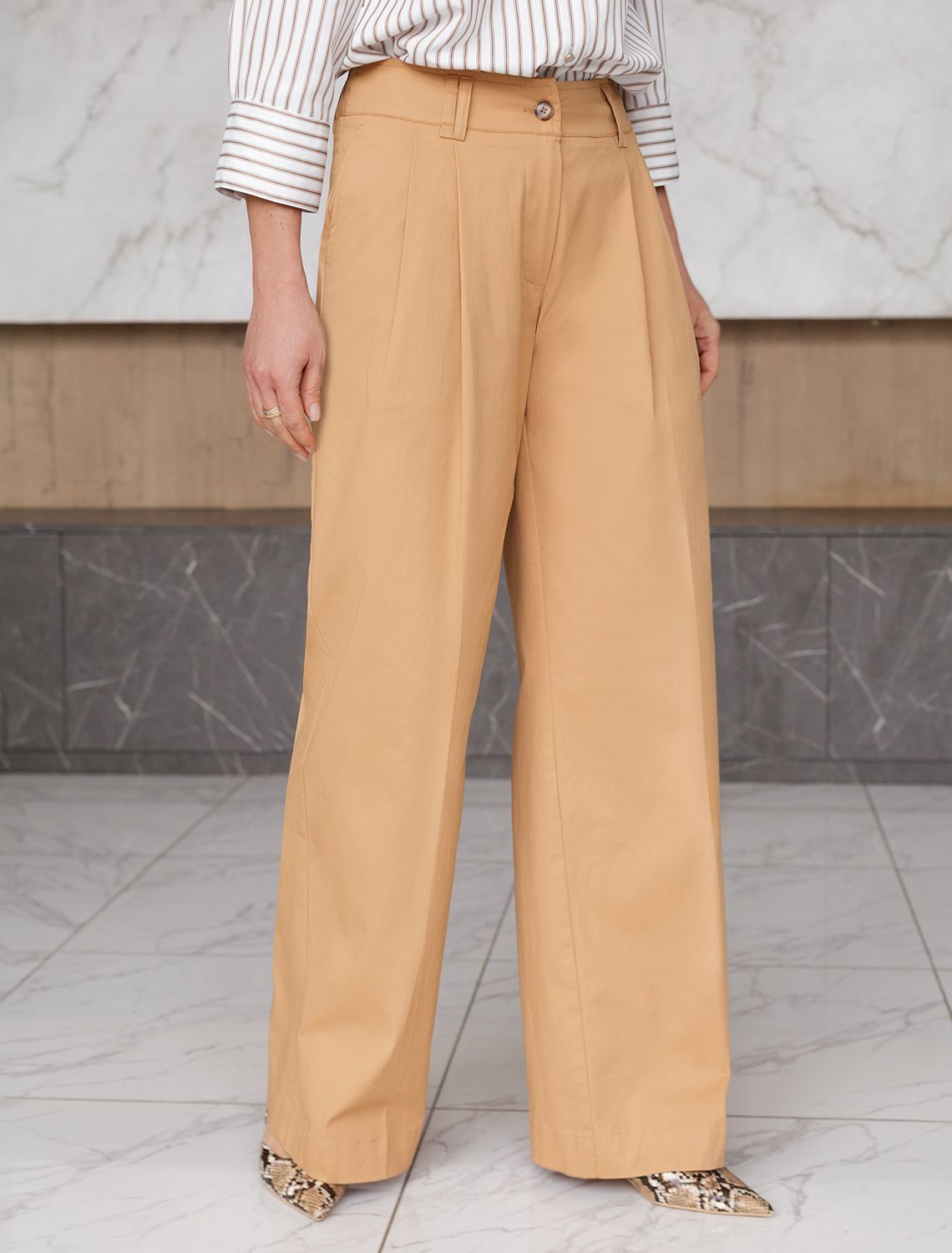 Брюки-палаццо из хлопка с защипами D24.268 темно-бежевый