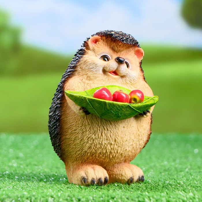 Садовая фигура из полистоуна «Ежик с листочком», 16×11×12 см