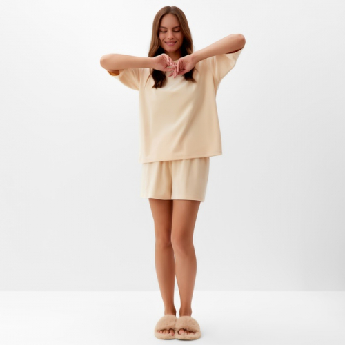 Костюм женский (футболка и шорты) KAFTAN Plushy размер 40-42, молочный