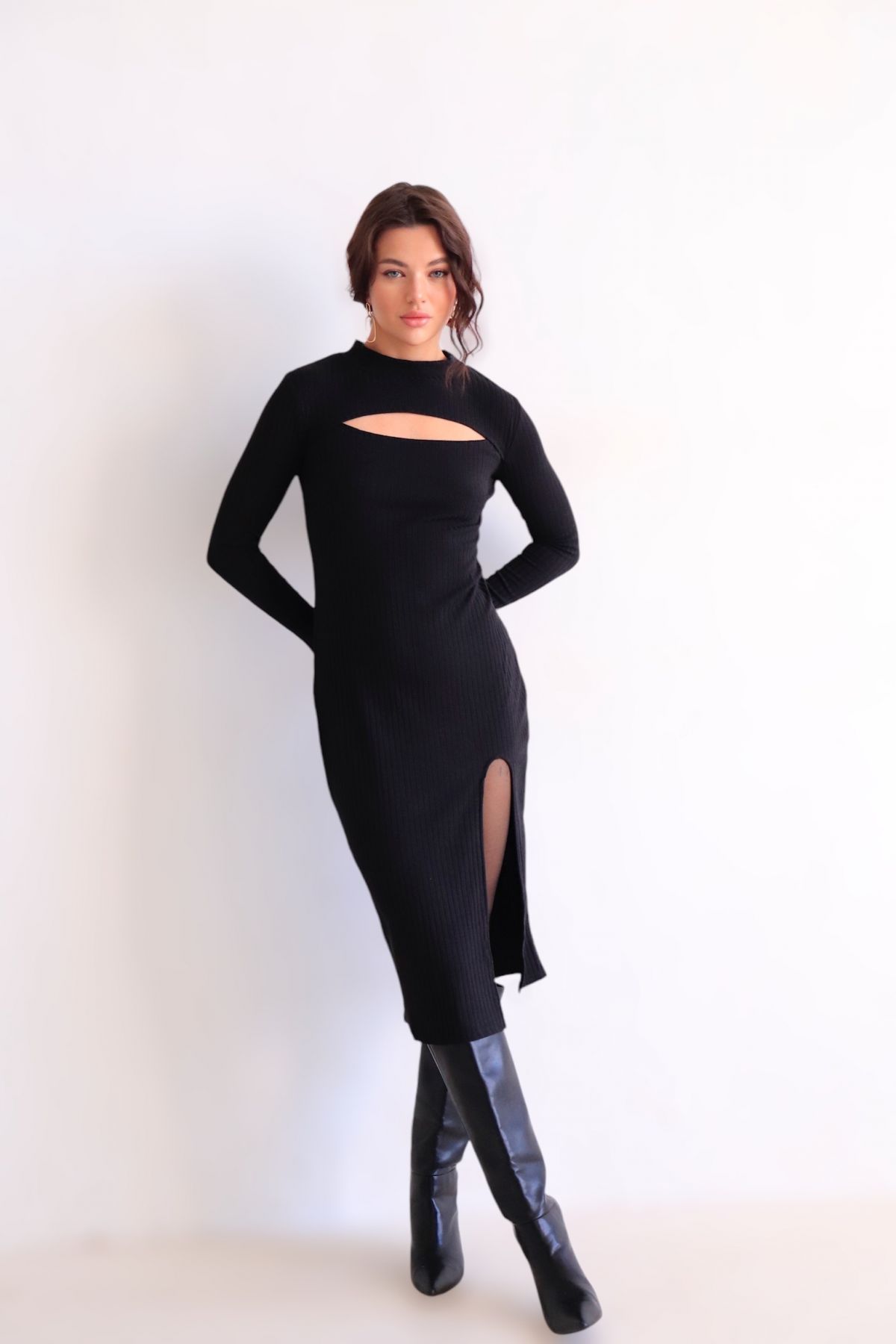 15174 Платье чёрное с вырезом (остаток: 50-52)