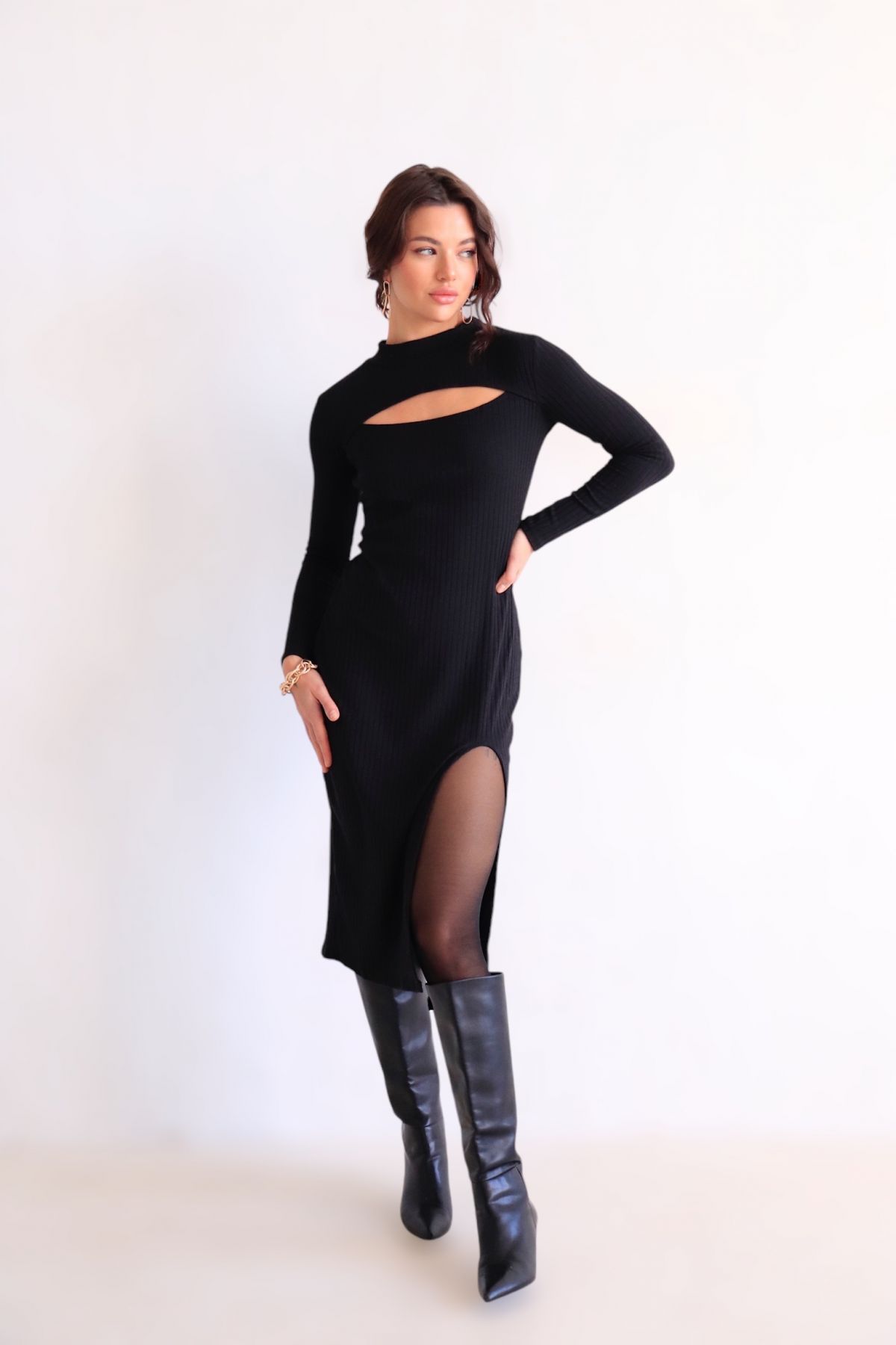 15174 Платье чёрное с вырезом (остаток: 50-52)