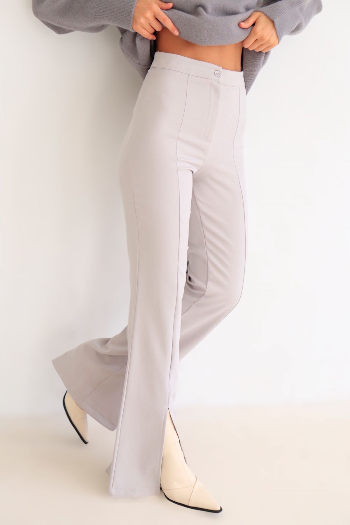 11179 Брюки светло-серые (остаток: 46, 50)