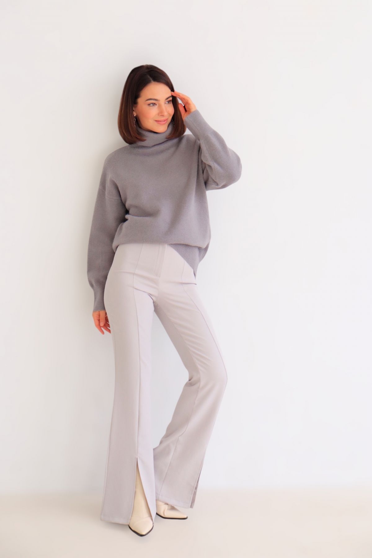 11179 Брюки светло-серые (остаток: 46, 50)