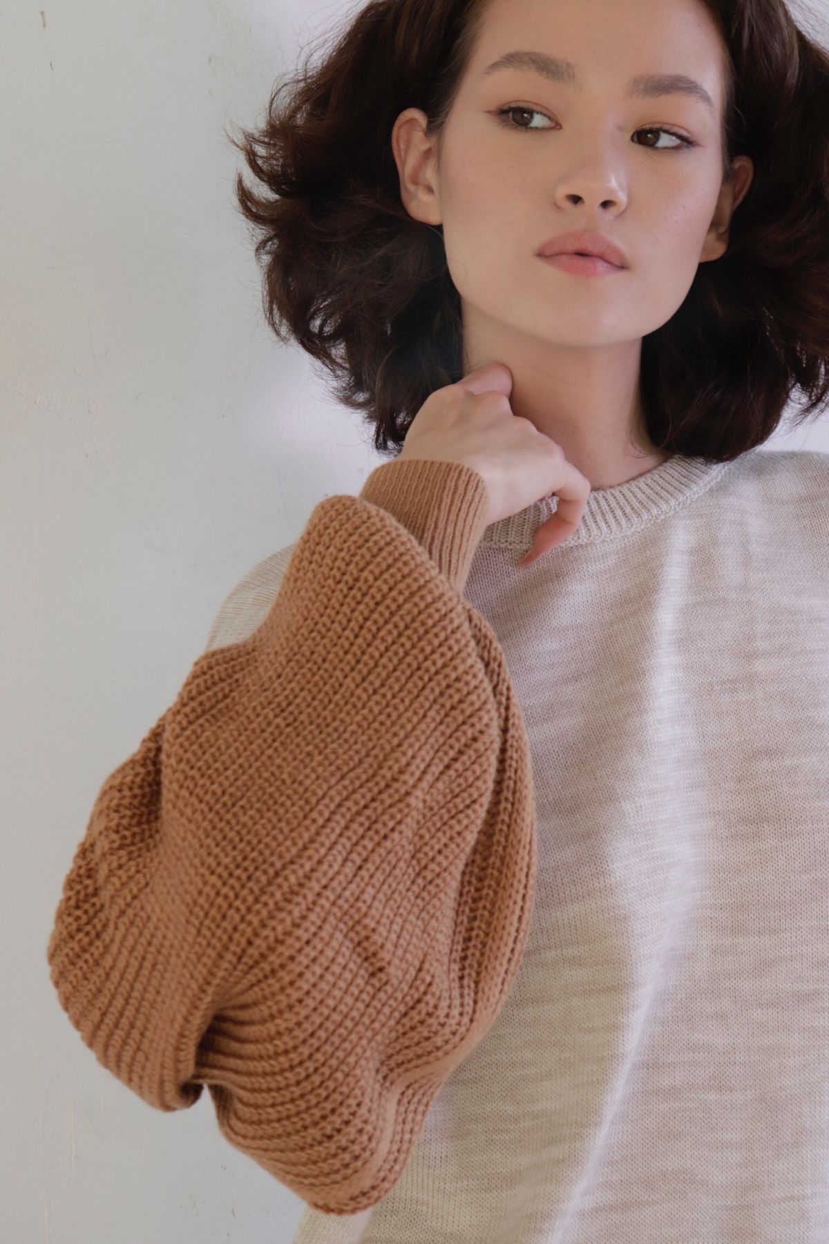 10494 Джемпер с объёмными рукавами