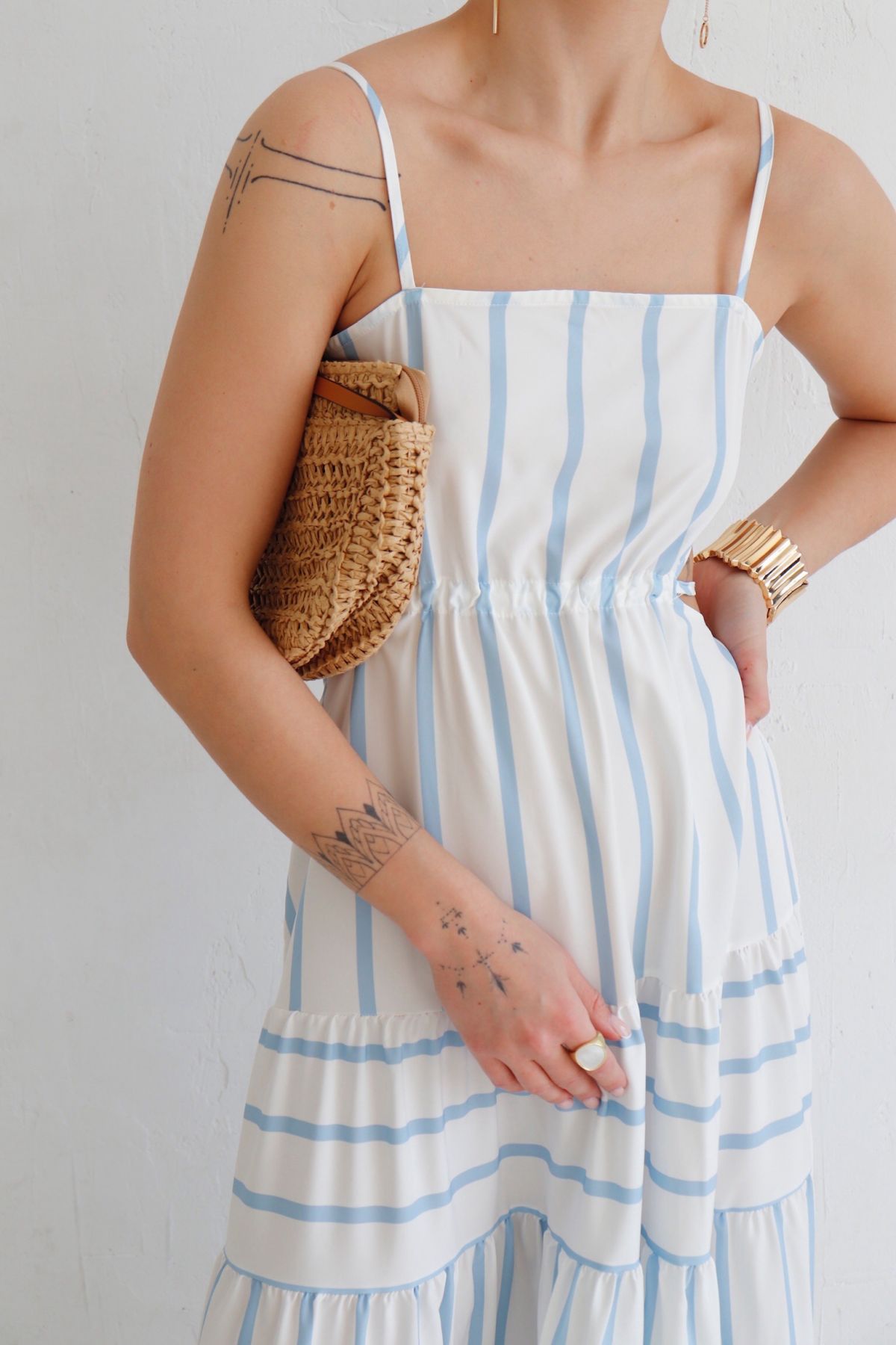 12556 Сарафан белый в голубую полоску