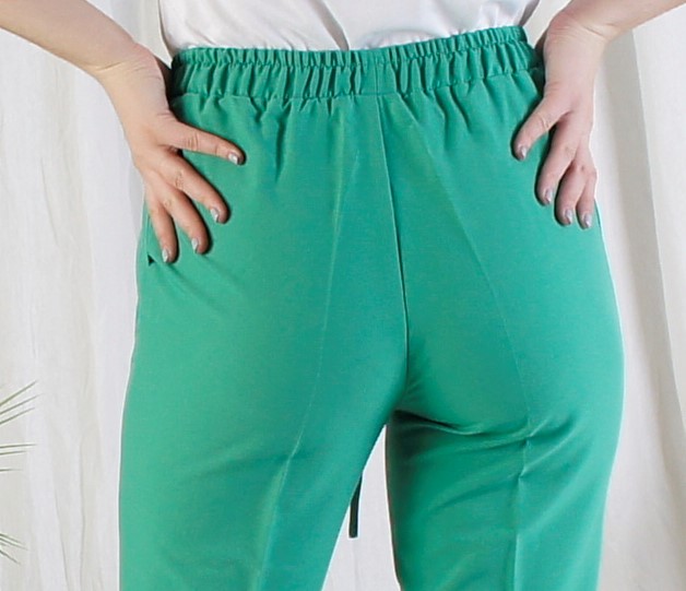 Женские летние брюки Брюки лен зеленые укороченные кулиска