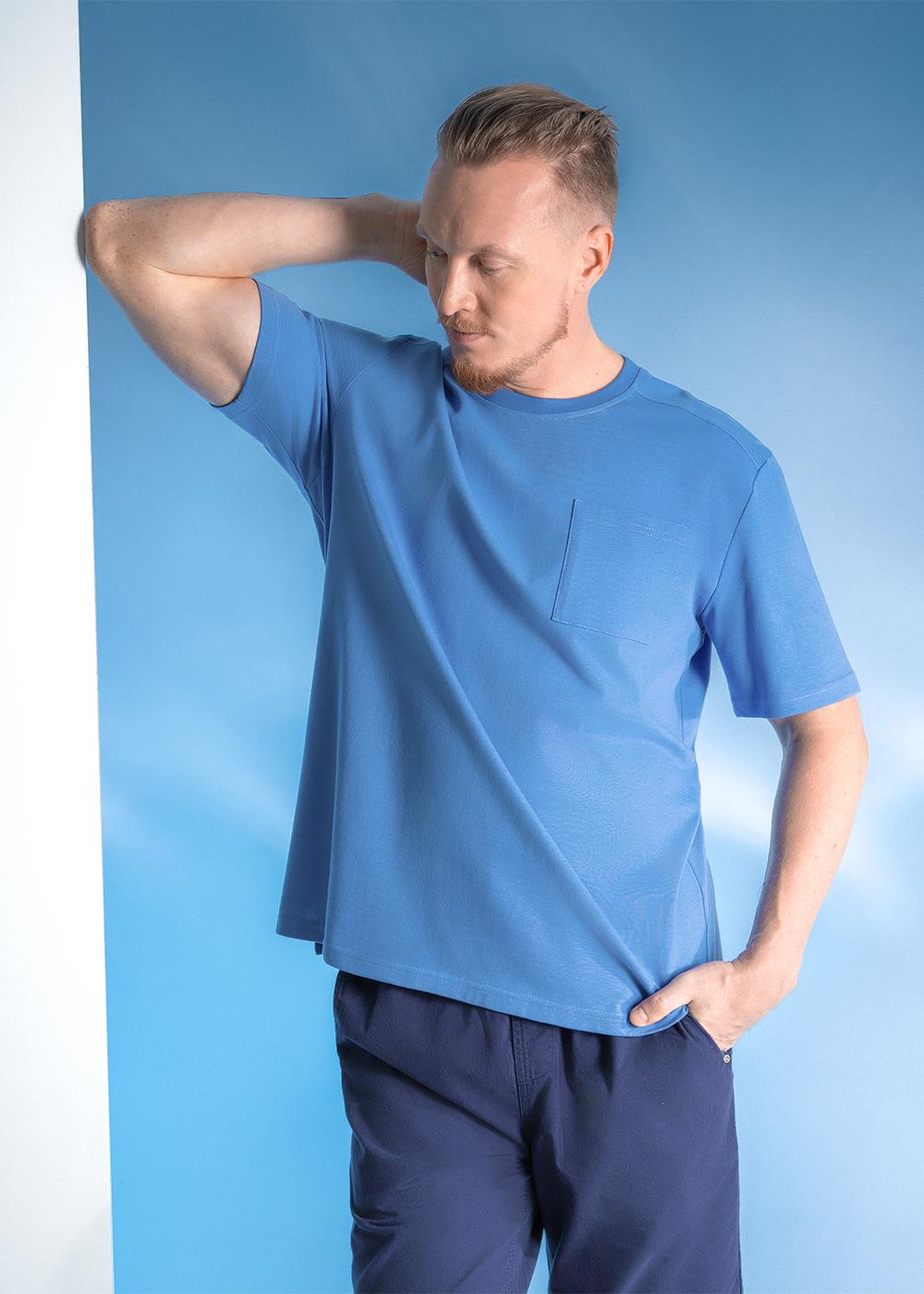 Ст.цена 1099р CLE 552564/31шаф maxi Футболка мужская 552564/31шаф maxi т.голубой