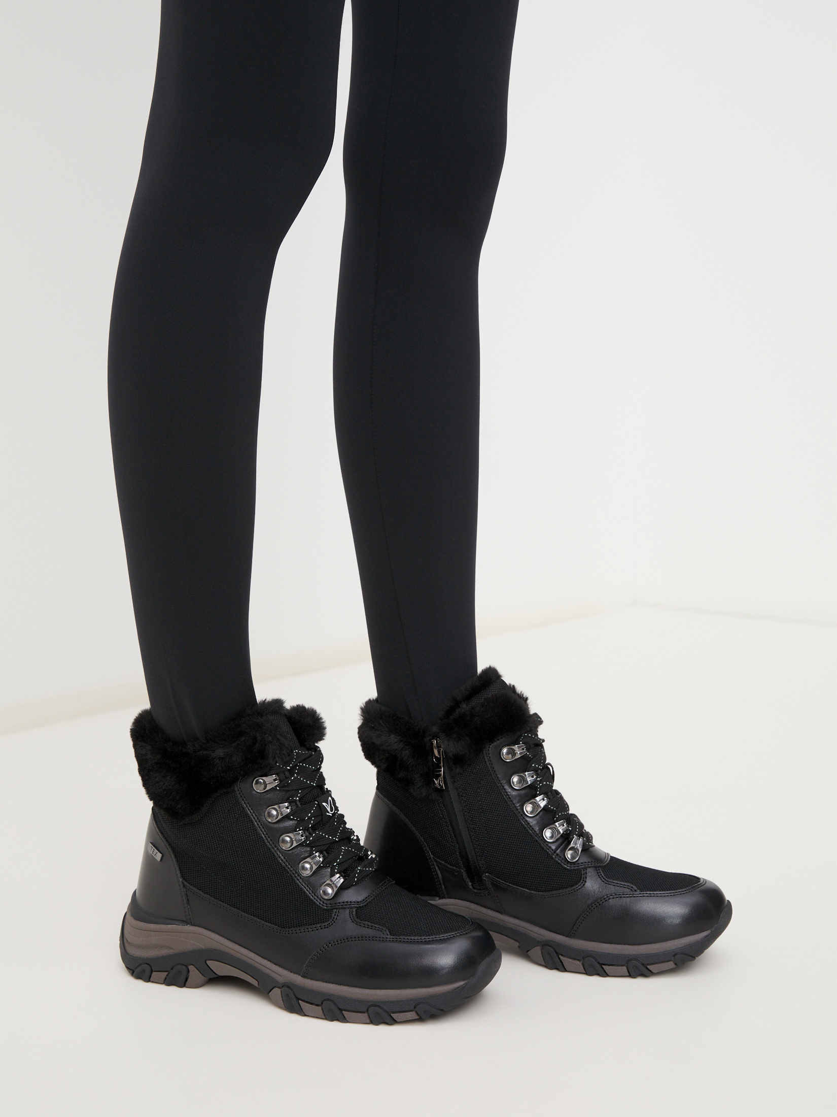 Женские высокие кроссовки CAPRICE DUSTY 4183295, черный