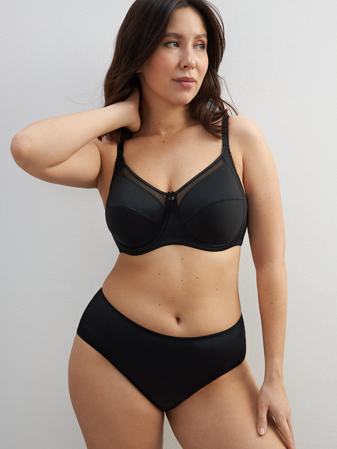 ст. цена2240руб.! Omsa Бюстгальтер OmD 1173L EVERYDAY Бюстгальтер с мягкой чашкой с сеткой (горизонтальный шов)Nero (Черный)