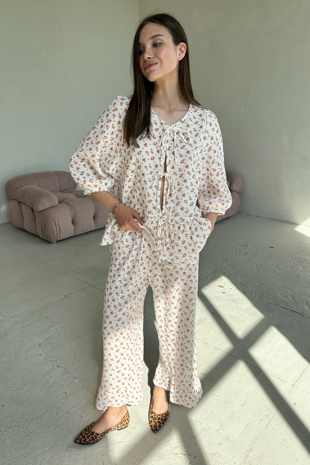Ст.цена 4530р. 438485 RISE Костюм SET070/05 Белый, бежевый