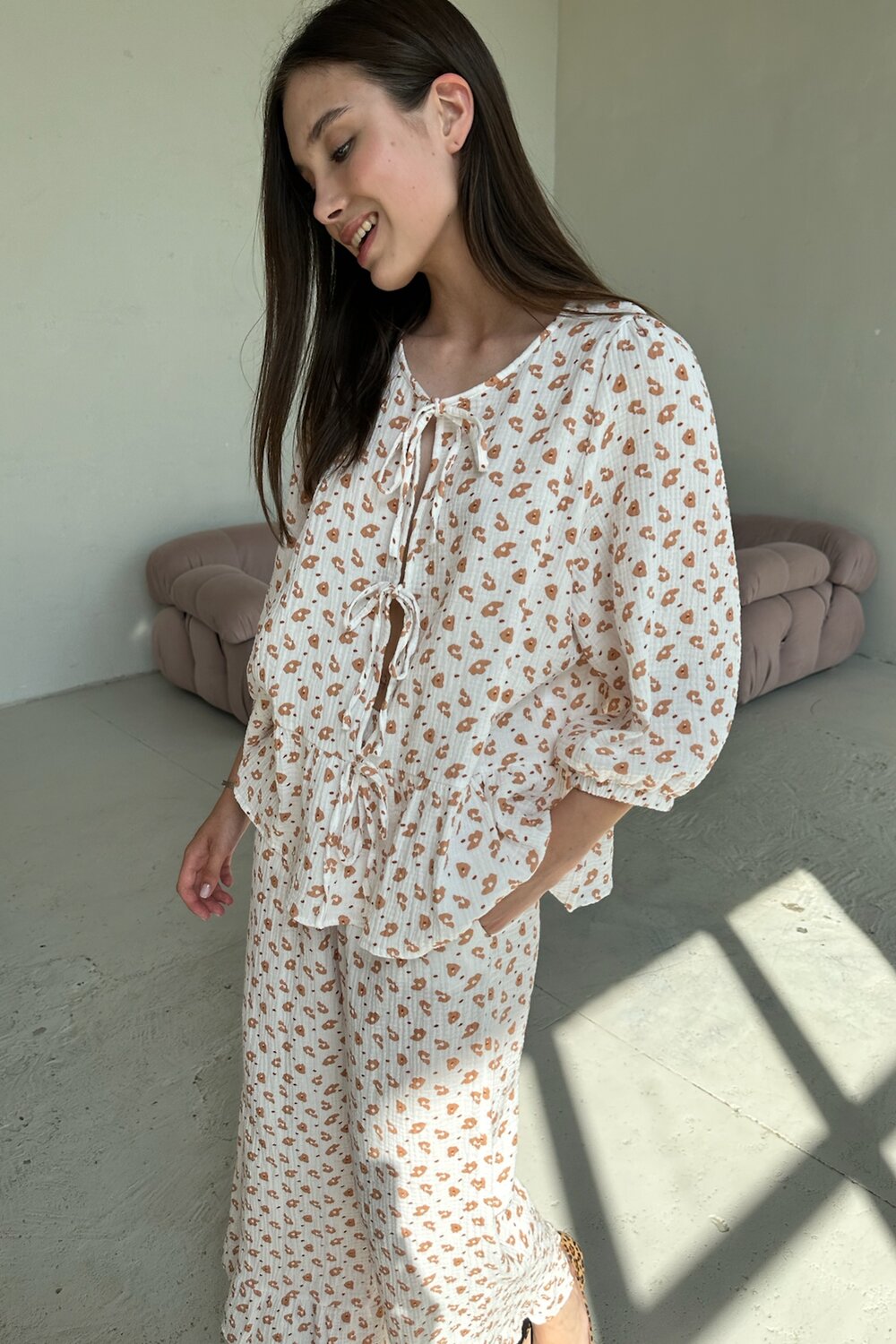 Ст.цена 4530р. 438485 RISE Костюм SET070/05 Белый, бежевый