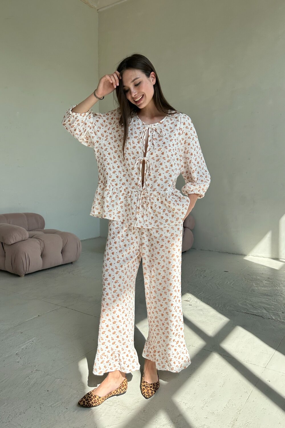 Ст.цена 4530р. 438485 RISE Костюм SET070/05 Белый, бежевый