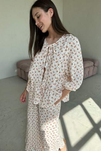 Ст.цена 4530р. 438485 RISE Костюм SET070/05 Белый, бежевый