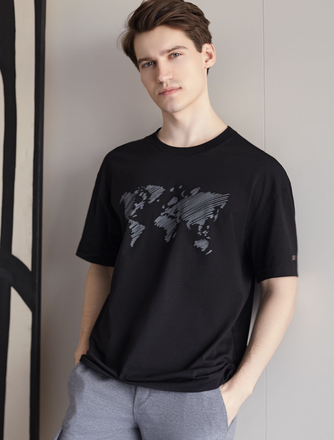 Свободная футболка с авторским принтом