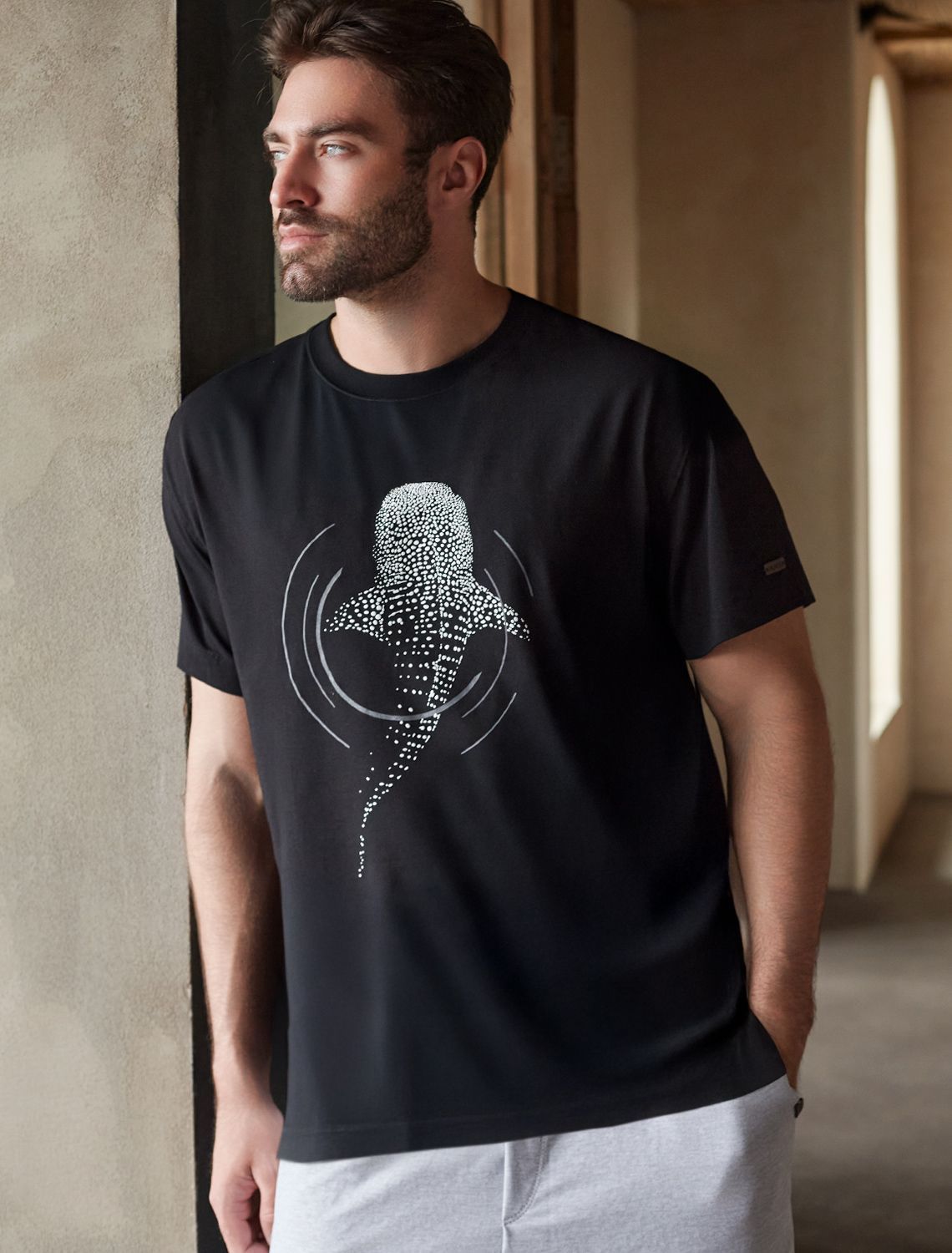 Свободная футболка с авторским принтом