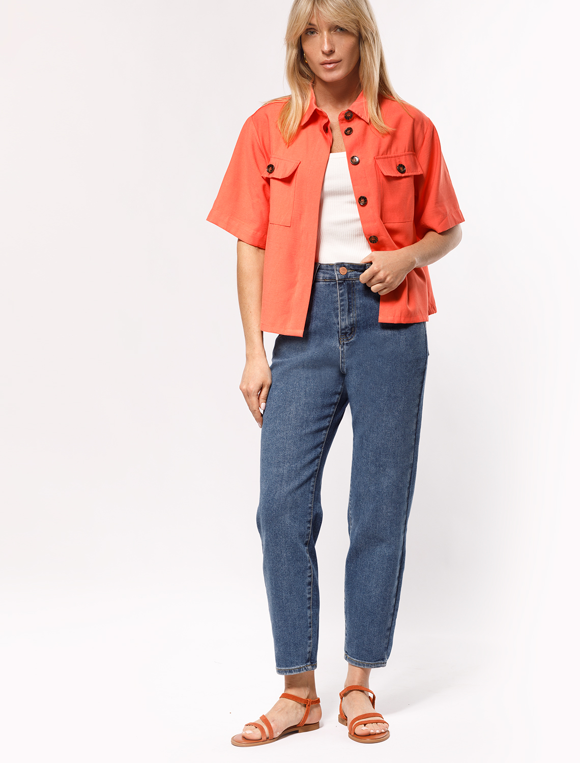 АКЦИЯ!1295руб. Было:2590руб. Джинсы mom-fit из эластичного денима
