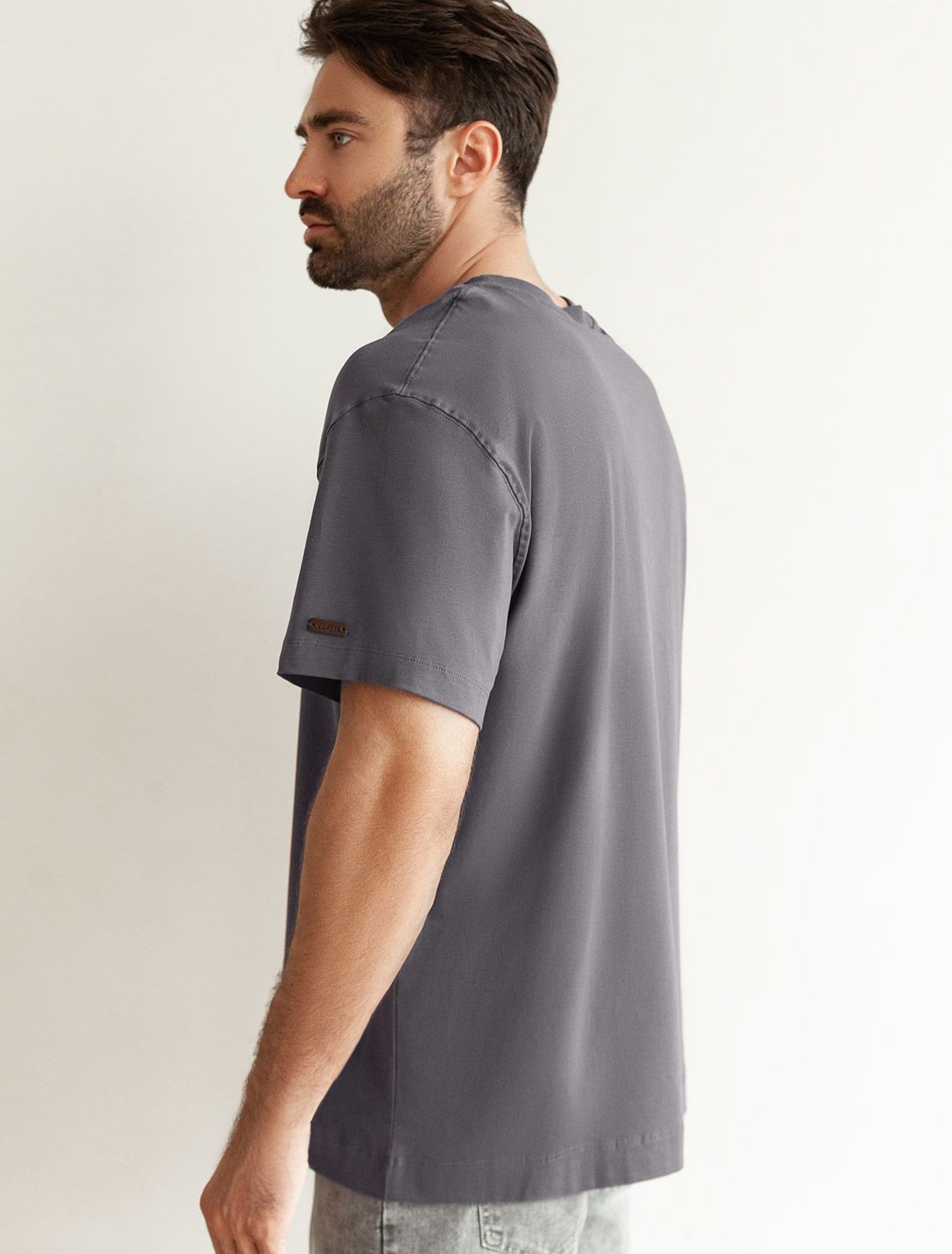 Свободная футболка с авторским принтом U49.048 серый_revival