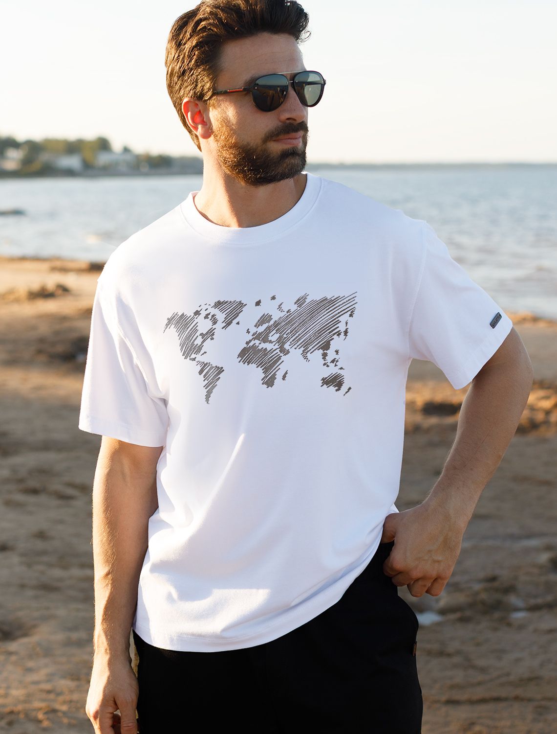 Свободная футболка с авторским принтом U49.048 белый_карта