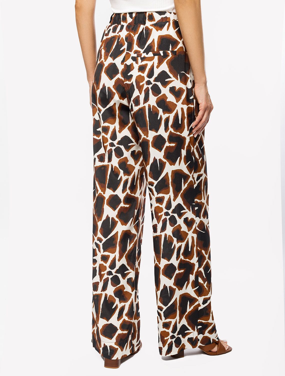 Брюки из вискозы с лиоцеллом D24.270 бежевый-коричневый