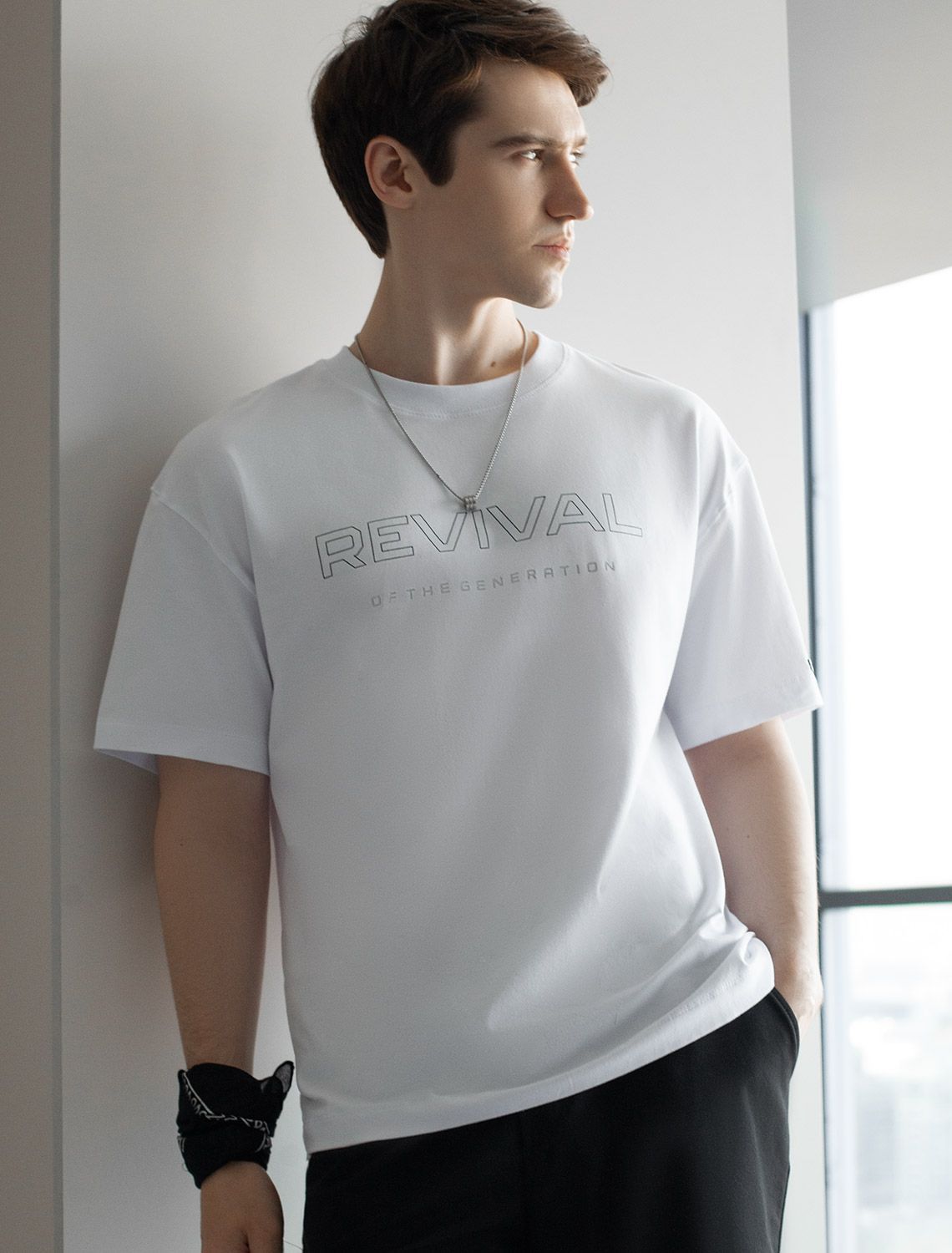 Свободная футболка с авторским принтом U49.048 белый_revival