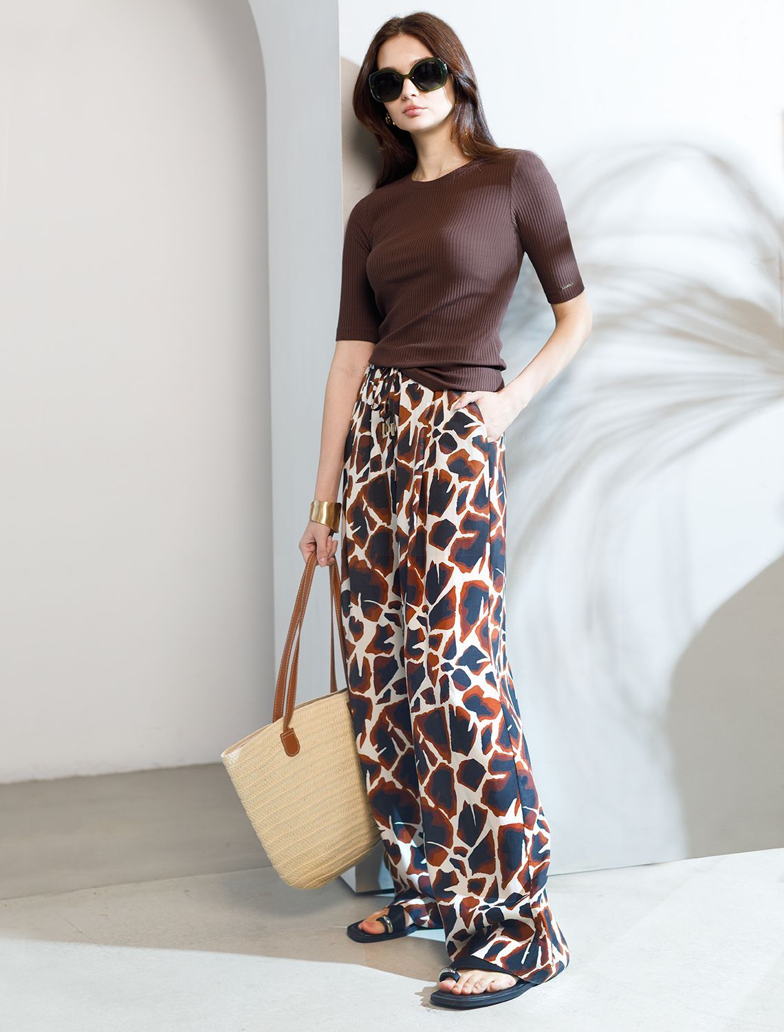 Брюки из вискозы с лиоцеллом D24.270 бежевый-коричневый