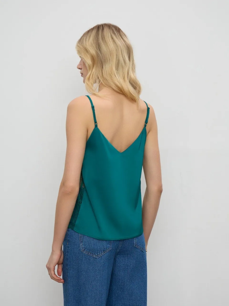 Топ с кружевом ,
80% полиэстер, 20% вискоза ,