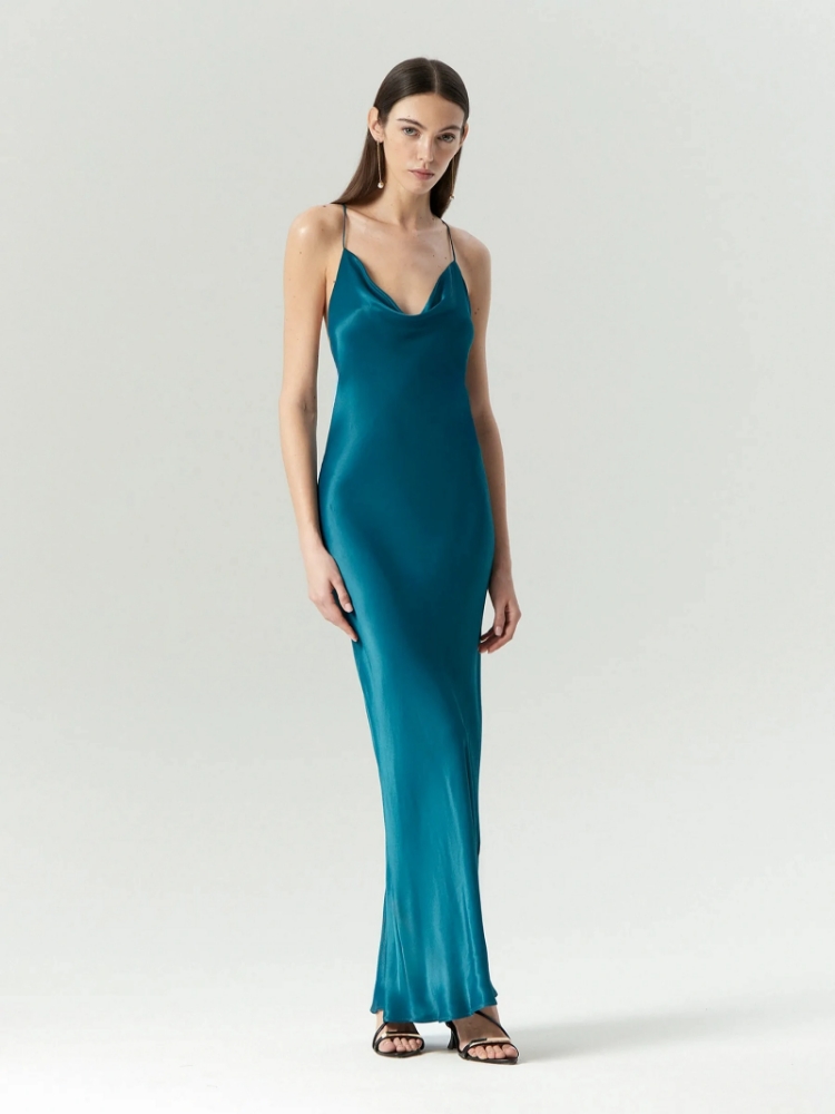 Платье макси с открытой спиной ,
100% вискоза ,