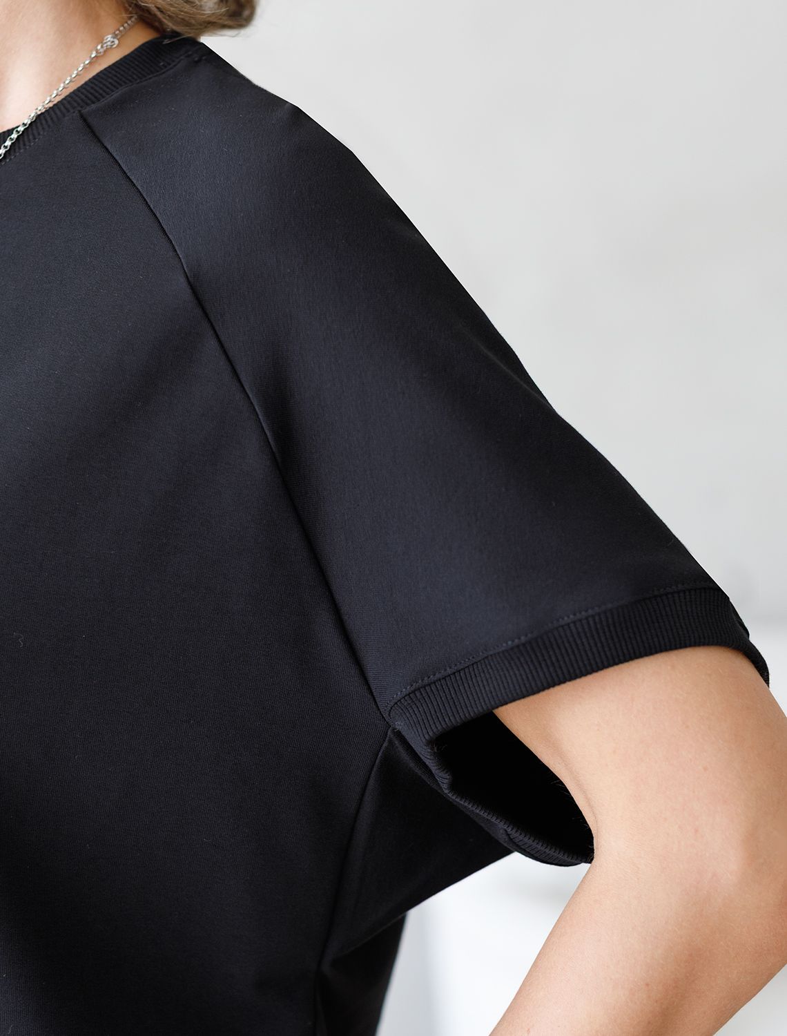 Футболка свободная из футера двухнитки с эластаном D49.074 черный