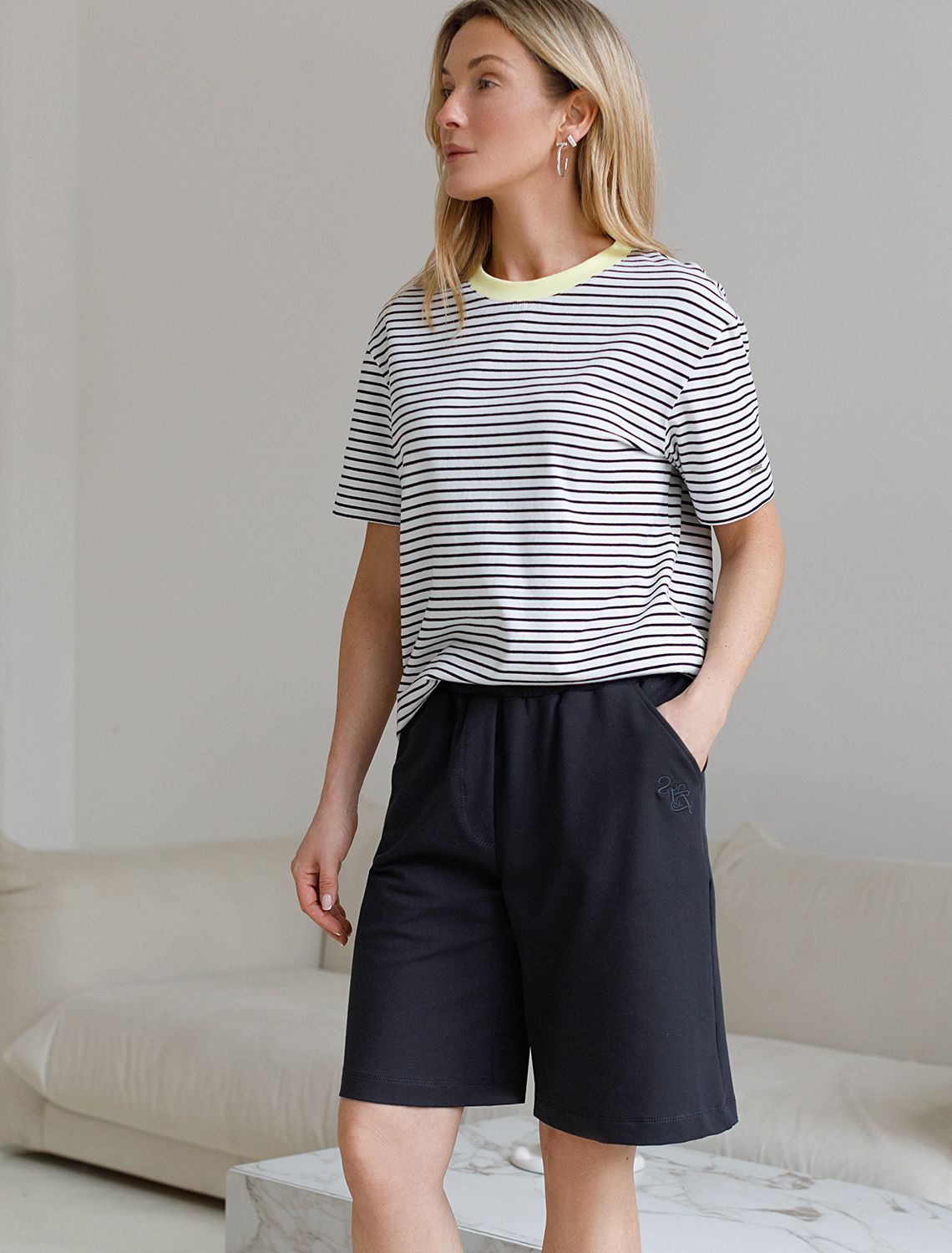 Шорты из тонкого премиального футера с эластаном D48.010 черный