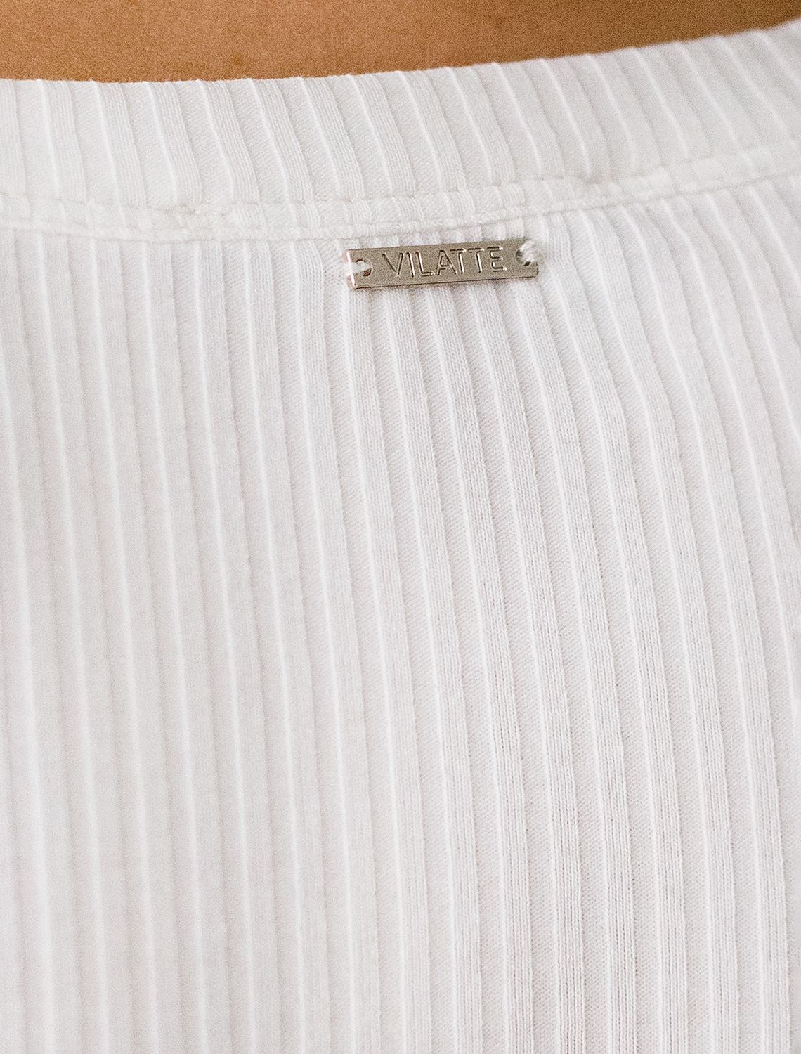 Топ из трикотажа в широкий рубчик D43.191 белый