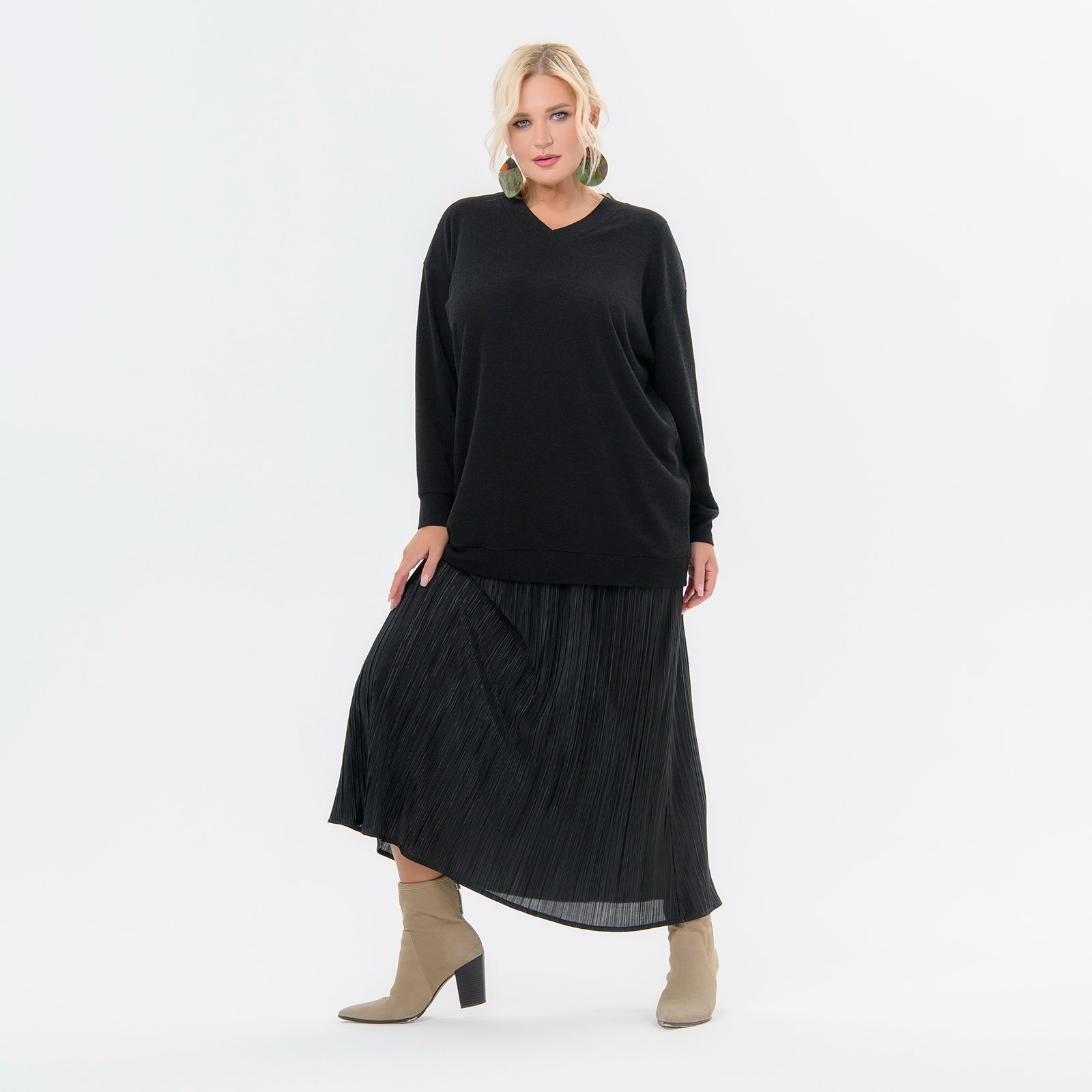 Юбка А - силуэта из плиссированной ткани черного цвета *