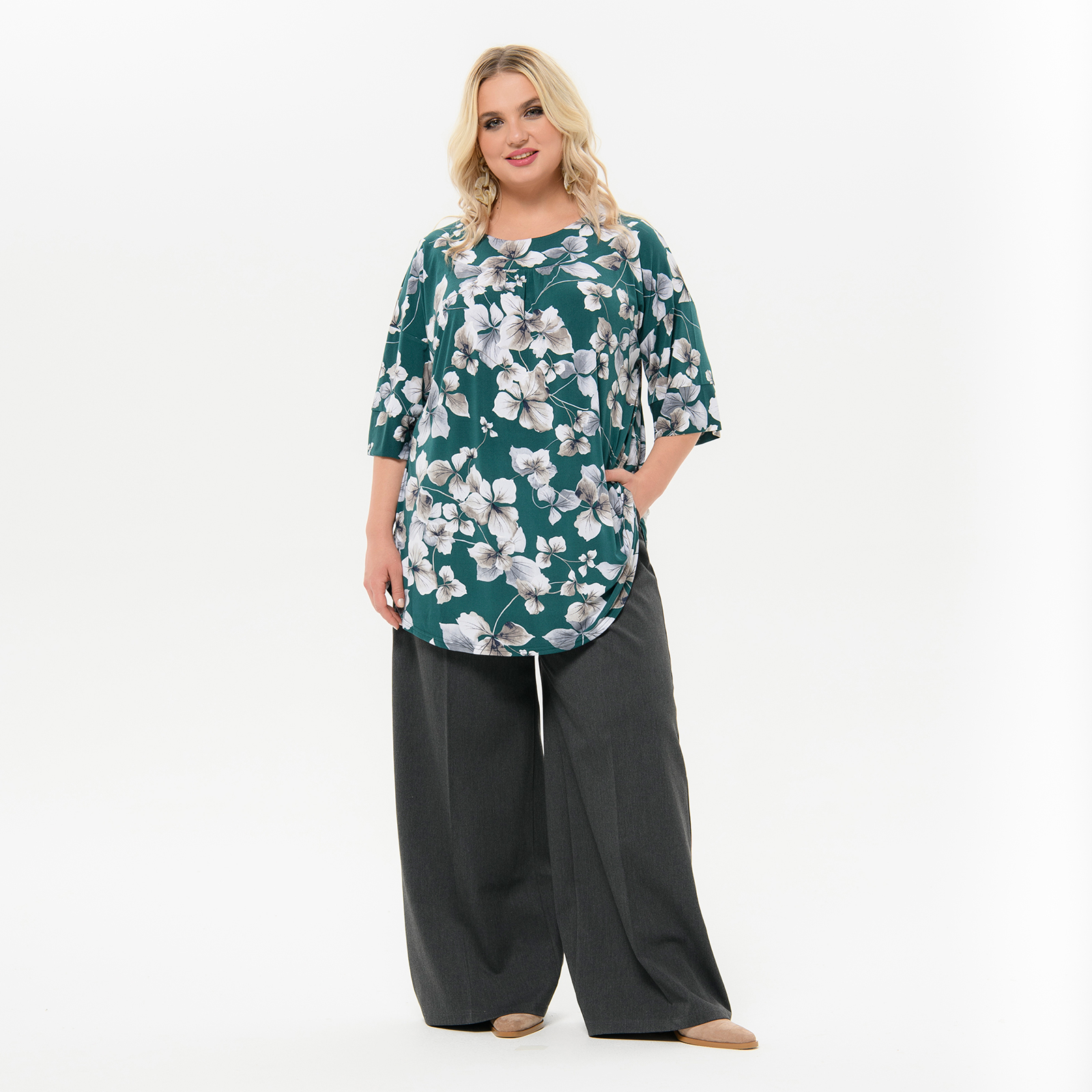 Туника свободная, изумрудная с цветочным принтом *